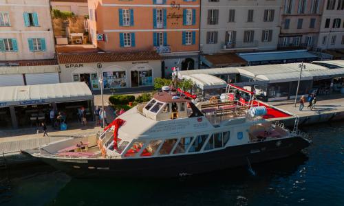 Déjeuner Pates à la Langouste dans une crique des Iles Lavezzi
